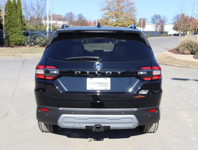 new 2025 Honda Pilot car, priced at $49,795