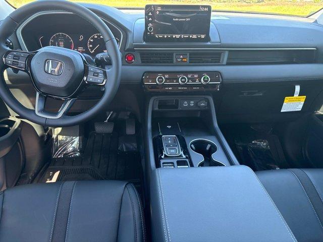 new 2025 Honda Pilot car, priced at $44,820