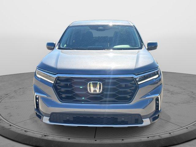 new 2025 Honda Pilot car, priced at $44,820