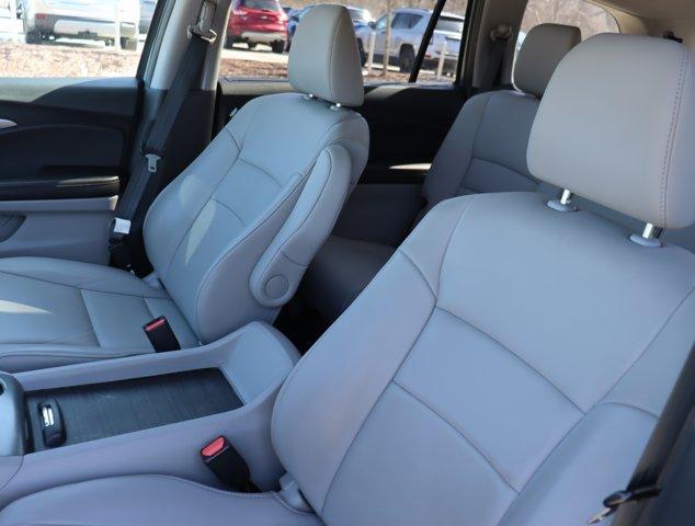 used 2022 Honda Pilot car, priced at $35,960