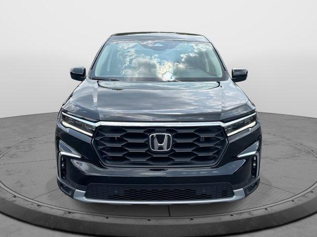 new 2025 Honda Pilot car, priced at $46,050