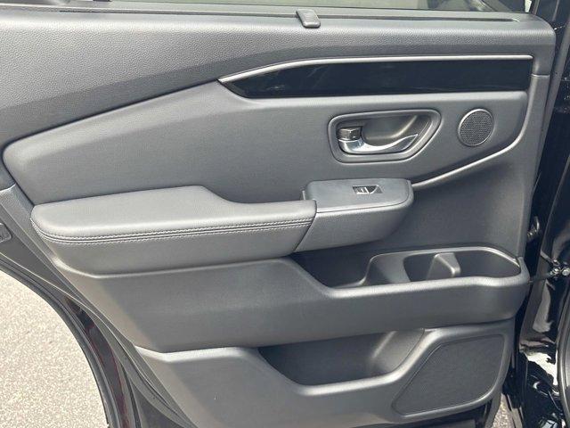 new 2025 Honda Pilot car, priced at $46,050