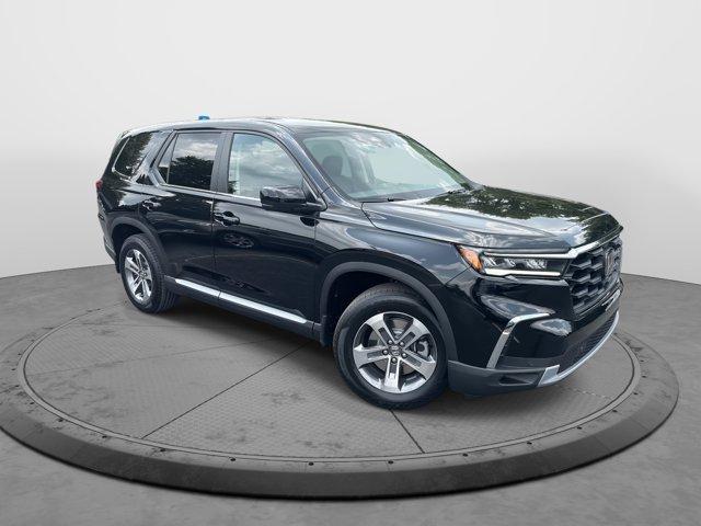 new 2025 Honda Pilot car, priced at $46,050