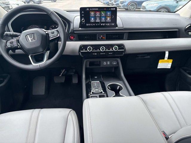 new 2025 Honda Pilot car, priced at $52,405