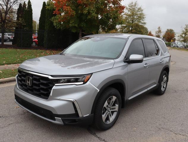 new 2025 Honda Pilot car, priced at $44,625