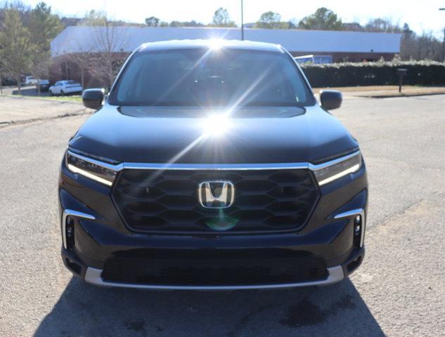 new 2025 Honda Pilot car, priced at $45,995