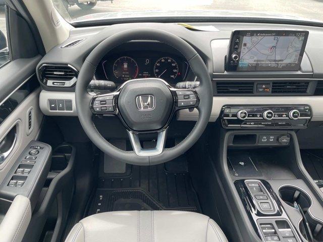 new 2025 Honda Pilot car, priced at $48,940