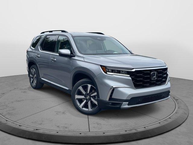 new 2025 Honda Pilot car, priced at $48,940
