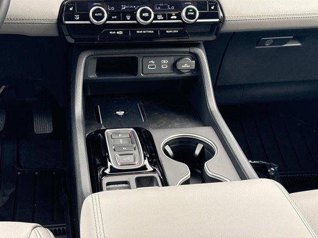new 2025 Honda Pilot car, priced at $49,670