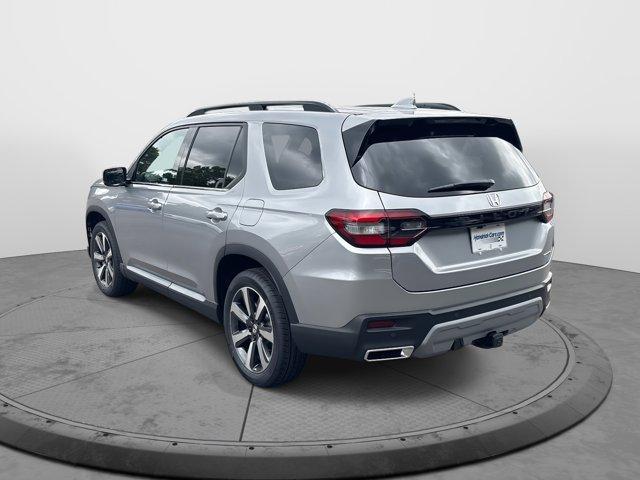 new 2025 Honda Pilot car, priced at $49,670