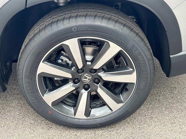 new 2025 Honda Pilot car, priced at $49,670