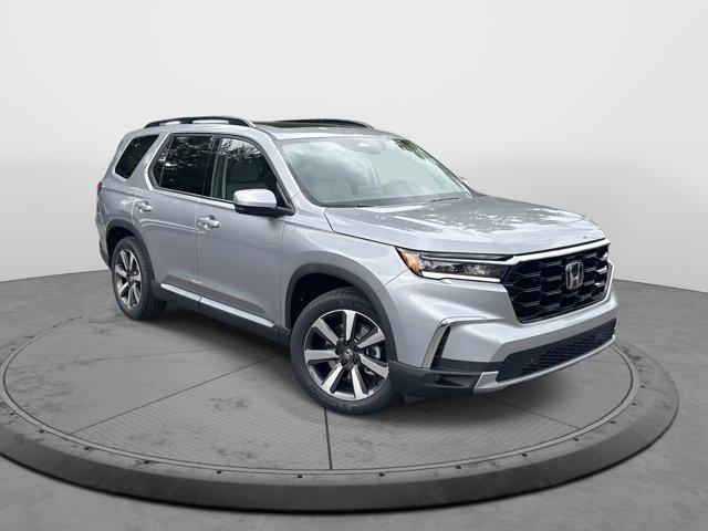 new 2025 Honda Pilot car, priced at $49,670