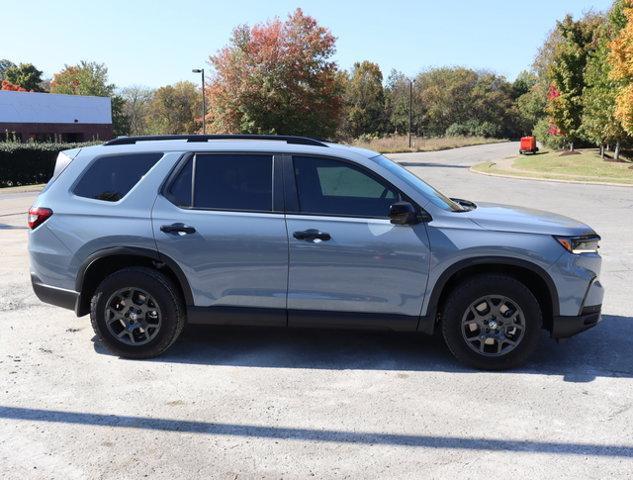 new 2025 Honda Pilot car, priced at $50,555