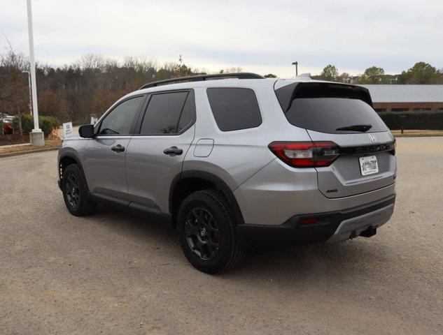 new 2025 Honda Pilot car, priced at $50,580