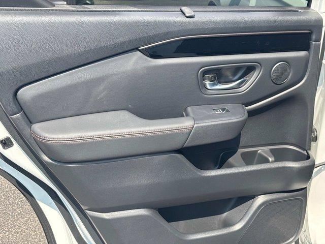 new 2025 Honda Pilot car, priced at $48,264