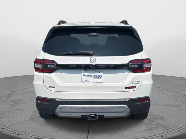new 2025 Honda Pilot car, priced at $48,264