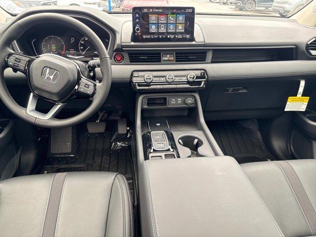 new 2025 Honda Pilot car, priced at $47,950