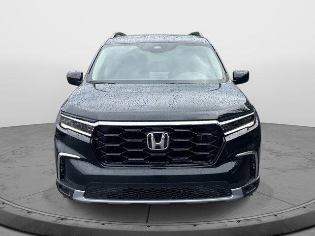 new 2025 Honda Pilot car, priced at $47,950