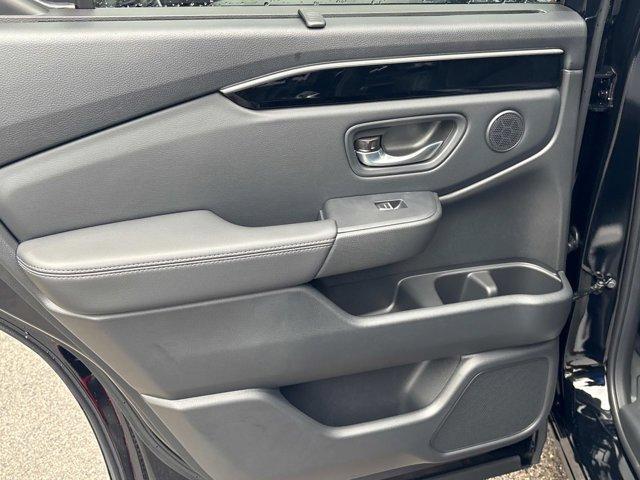 new 2025 Honda Pilot car, priced at $47,950