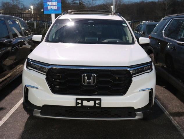 used 2023 Honda Pilot car, priced at $45,992