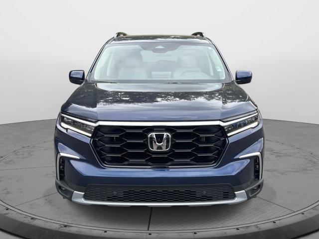 new 2025 Honda Pilot car, priced at $47,950