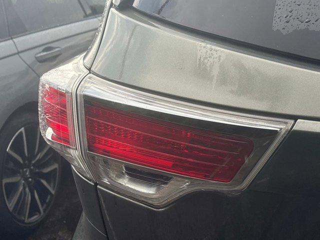 used 2016 Toyota Highlander car, priced at $20,803