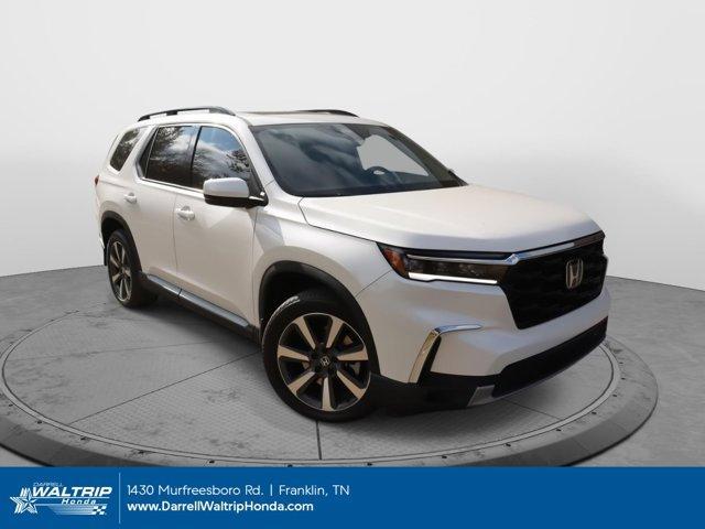 new 2025 Honda Pilot car, priced at $50,450