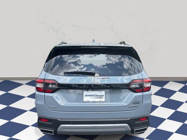new 2025 Honda Pilot car, priced at $52,405