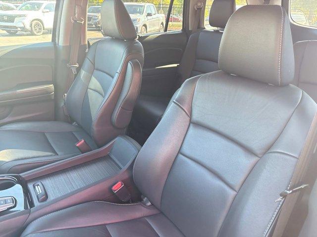 used 2022 Honda Pilot car, priced at $35,875