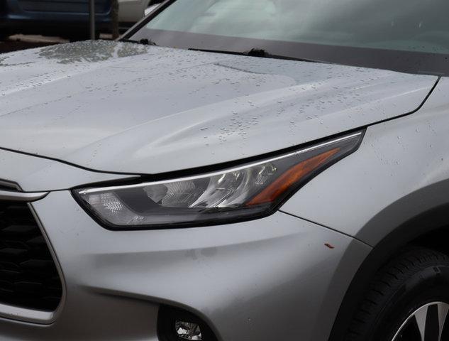 used 2020 Toyota Highlander Hybrid car, priced at $38,157