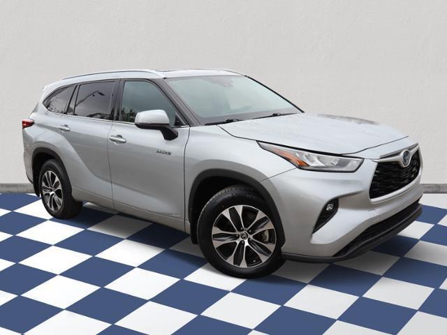 used 2020 Toyota Highlander Hybrid car, priced at $38,157