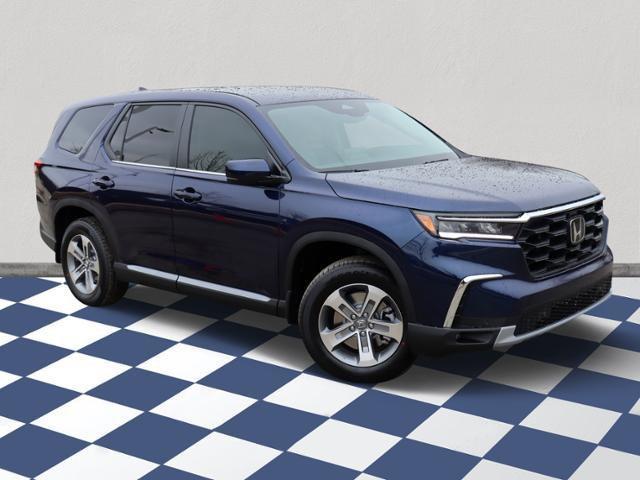 new 2025 Honda Pilot car, priced at $45,995