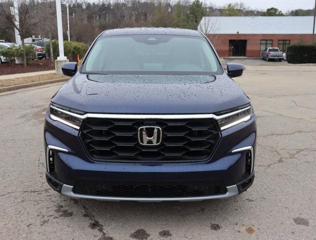 new 2025 Honda Pilot car, priced at $45,995