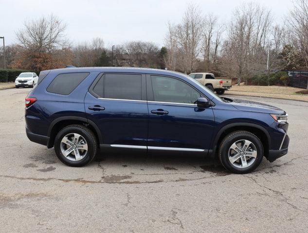 new 2025 Honda Pilot car, priced at $45,995