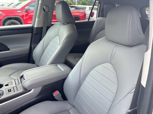 used 2021 Toyota Highlander car, priced at $37,983
