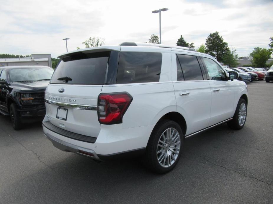 new 2024 Ford Expedition car, priced at $68,544