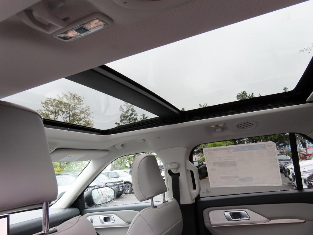 new 2025 Ford Explorer car, priced at $43,847