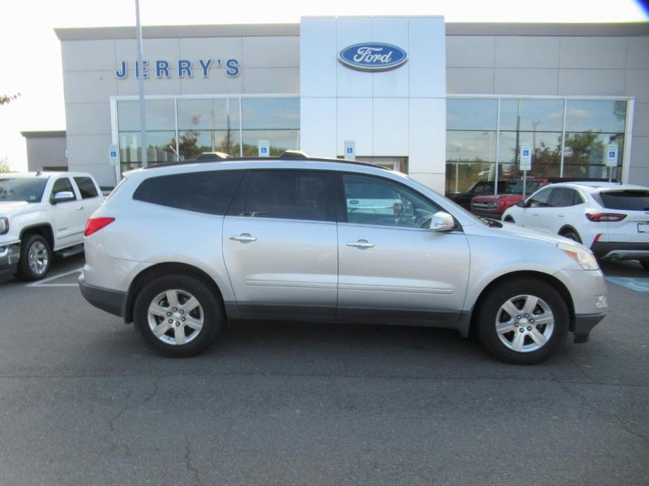 used 2012 Chevrolet Traverse car, priced at $7,000