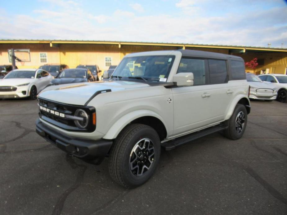 new 2024 Ford Bronco car, priced at $50,419