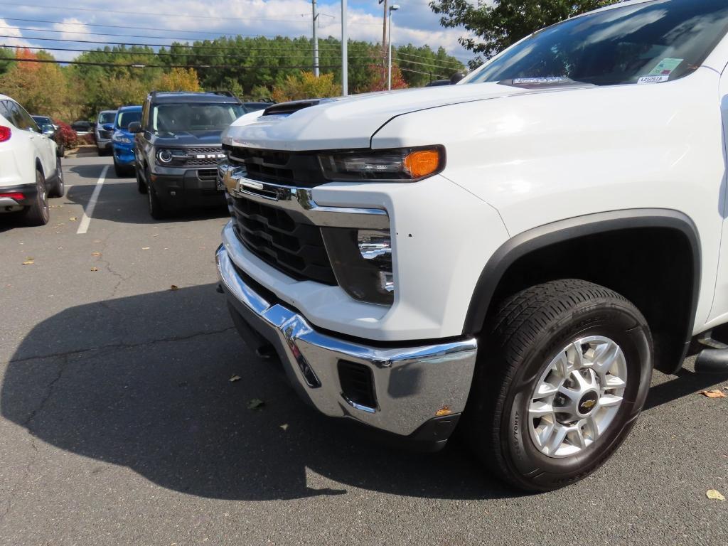 used 2024 Chevrolet Silverado 2500 car, priced at $17,500