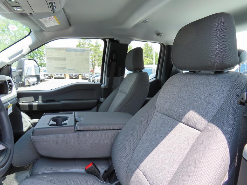 new 2025 Ford F-250 car, priced at $46,608