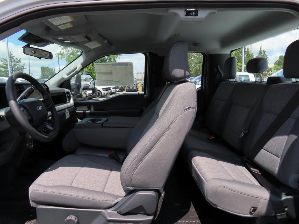new 2025 Ford F-250 car, priced at $46,608
