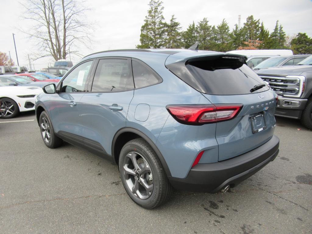 new 2025 Ford Escape car, priced at $30,138