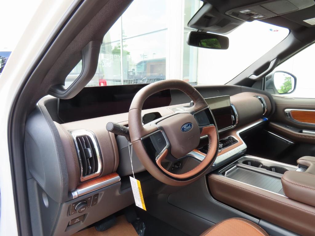 new 2025 Ford Expedition car, priced at $87,590