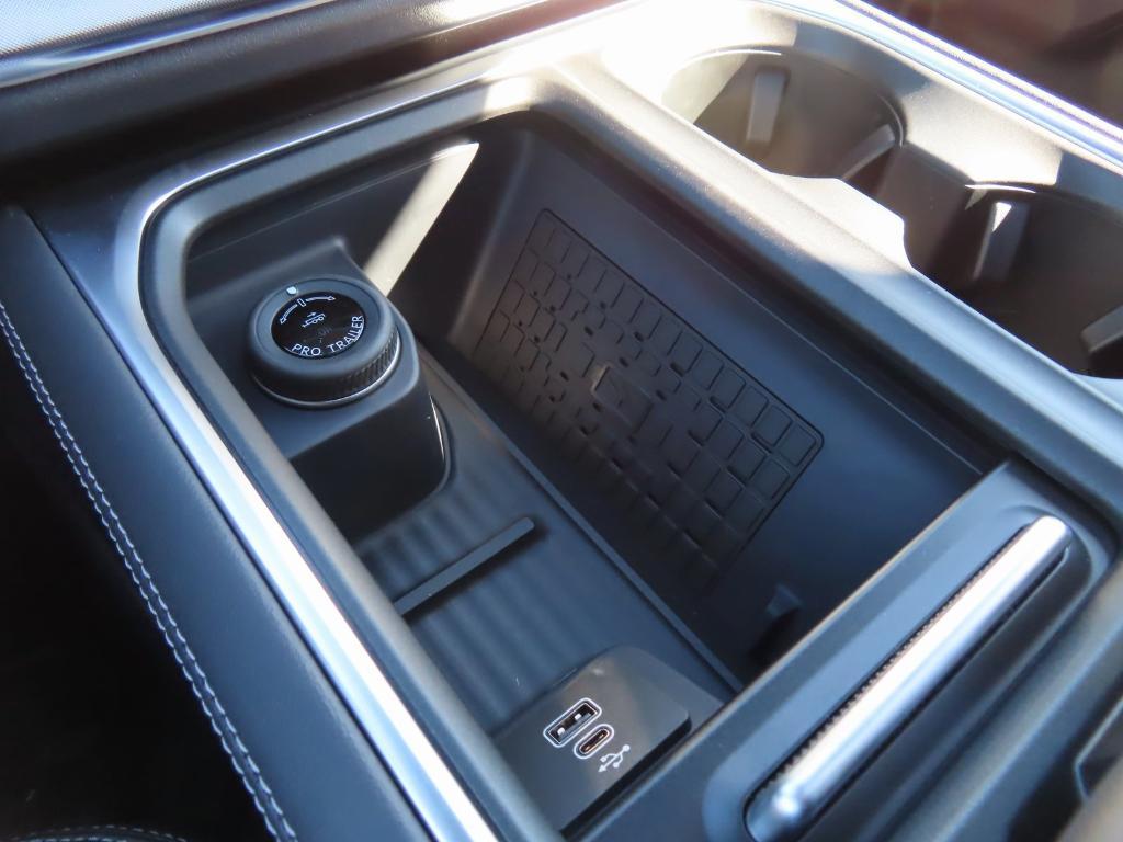 new 2025 Ford Expedition Max car, priced at $83,955