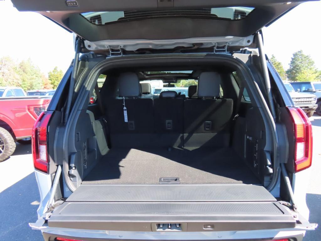 new 2025 Ford Expedition Max car, priced at $83,955