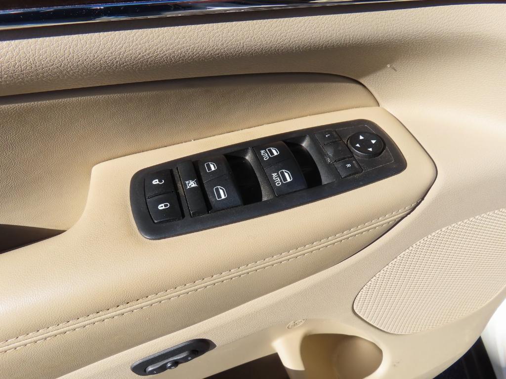 used 2018 Jeep Grand Cherokee car, priced at $15,000