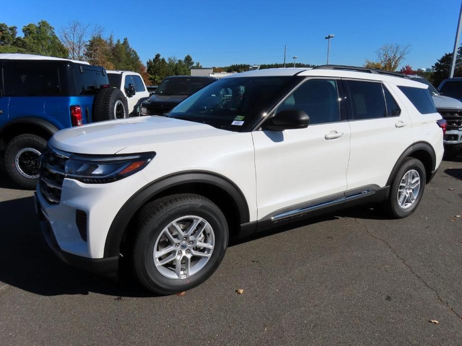 new 2025 Ford Explorer car, priced at $39,504