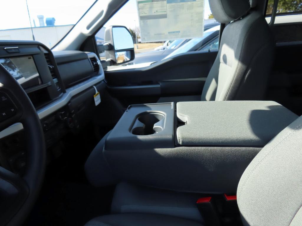 new 2025 Ford F-250 car, priced at $65,037