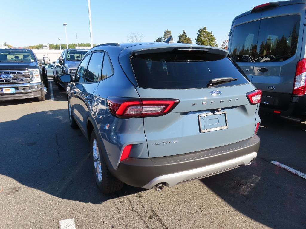 new 2025 Ford Escape car, priced at $27,403